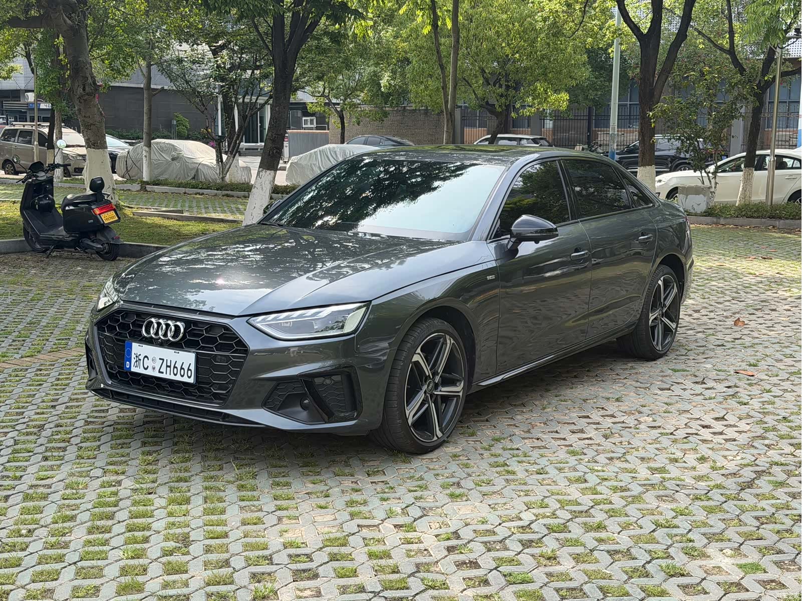 Audi A4L, 2025 1