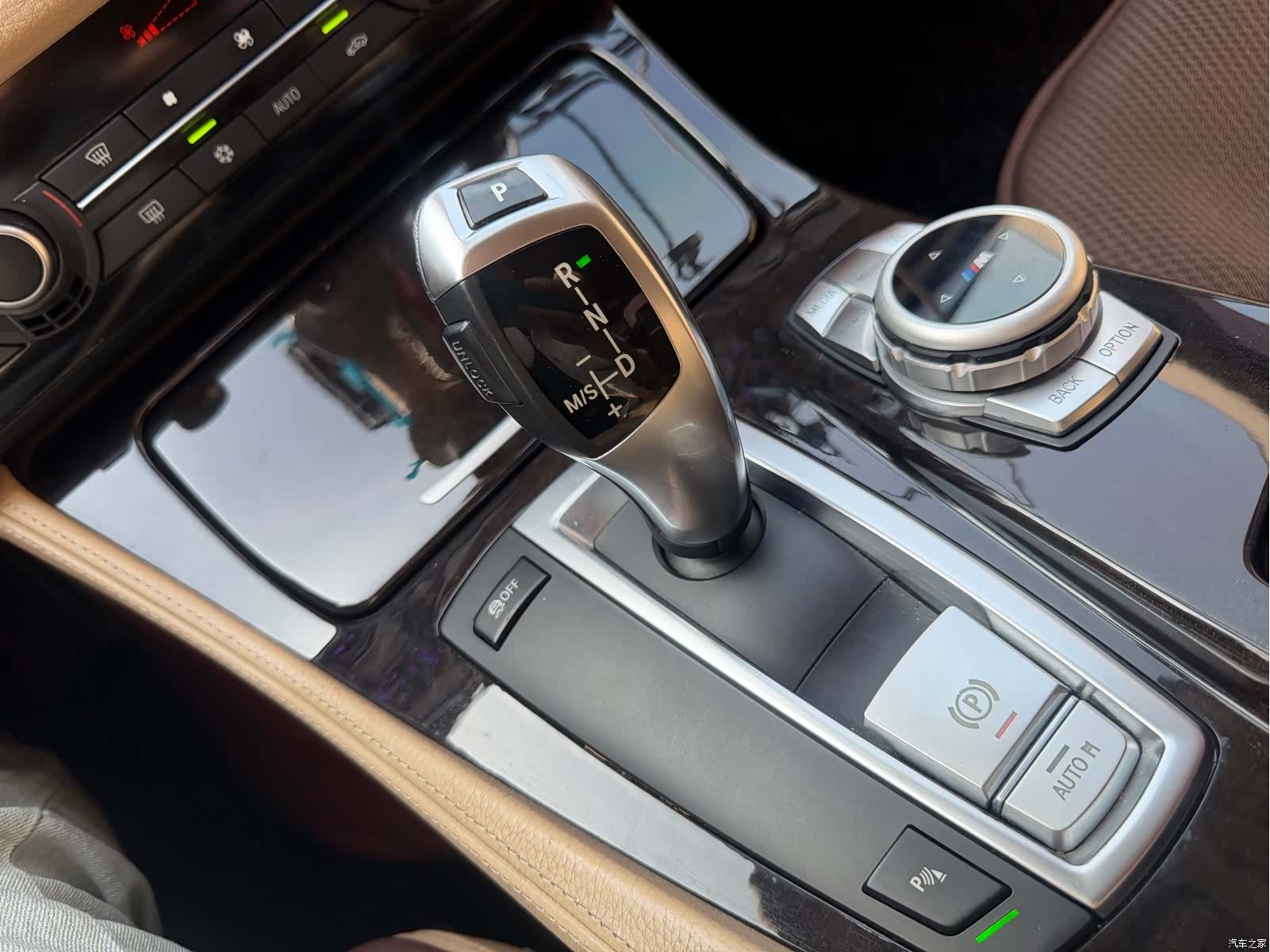 BMW 5 Series, 2011 15