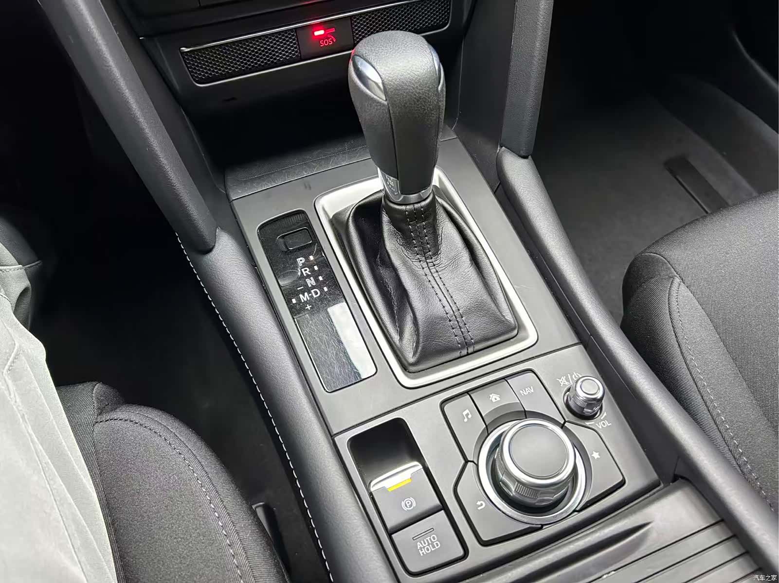 Mazda CX-4, 2023 14