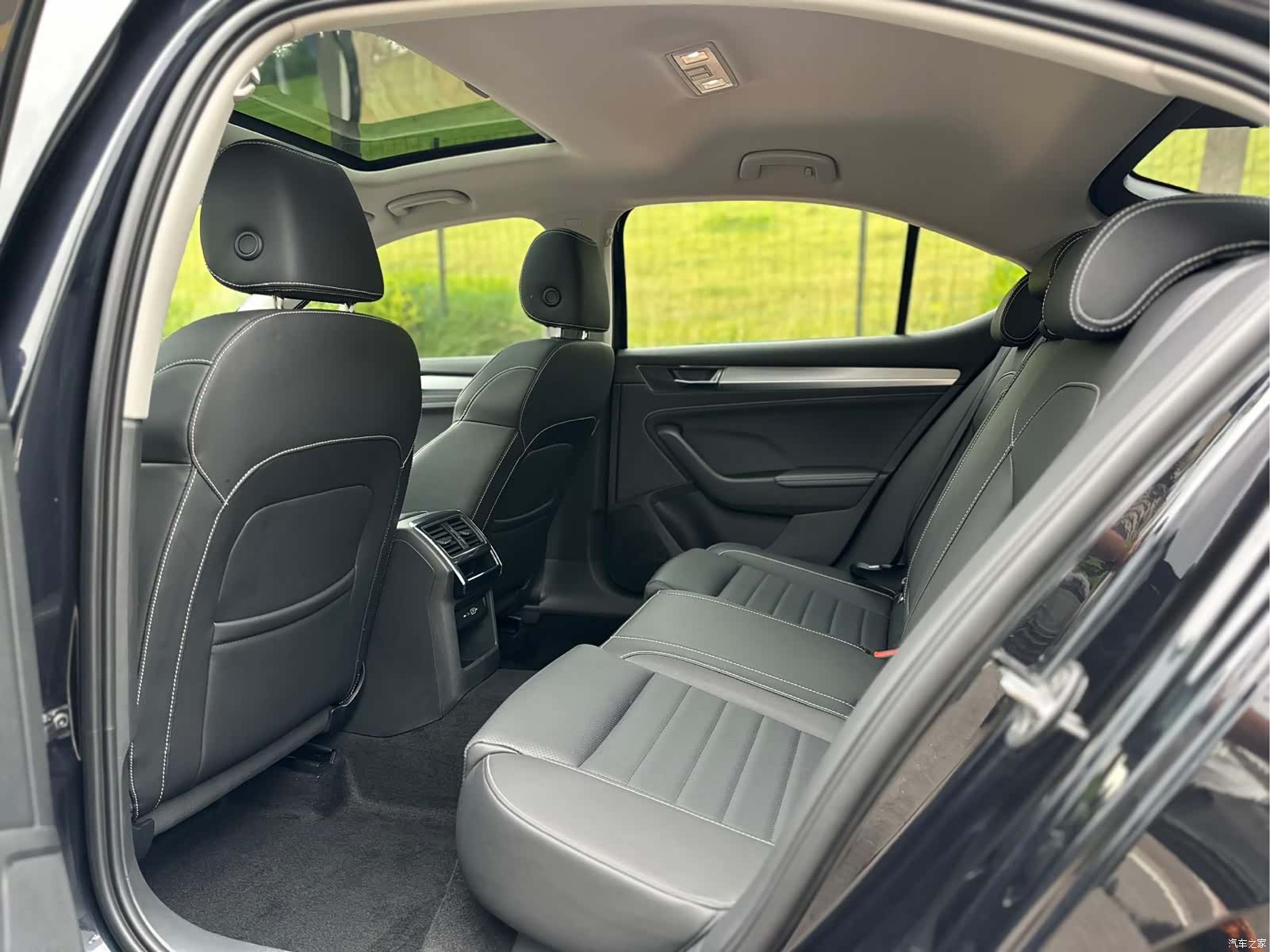Skoda Superb, 2023 9