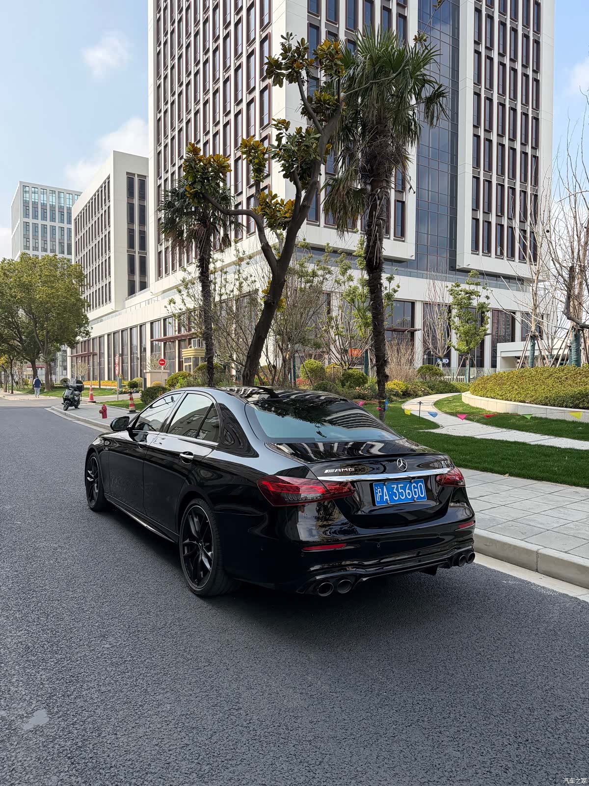 Mercedes-Benz E-Class, 2023 4