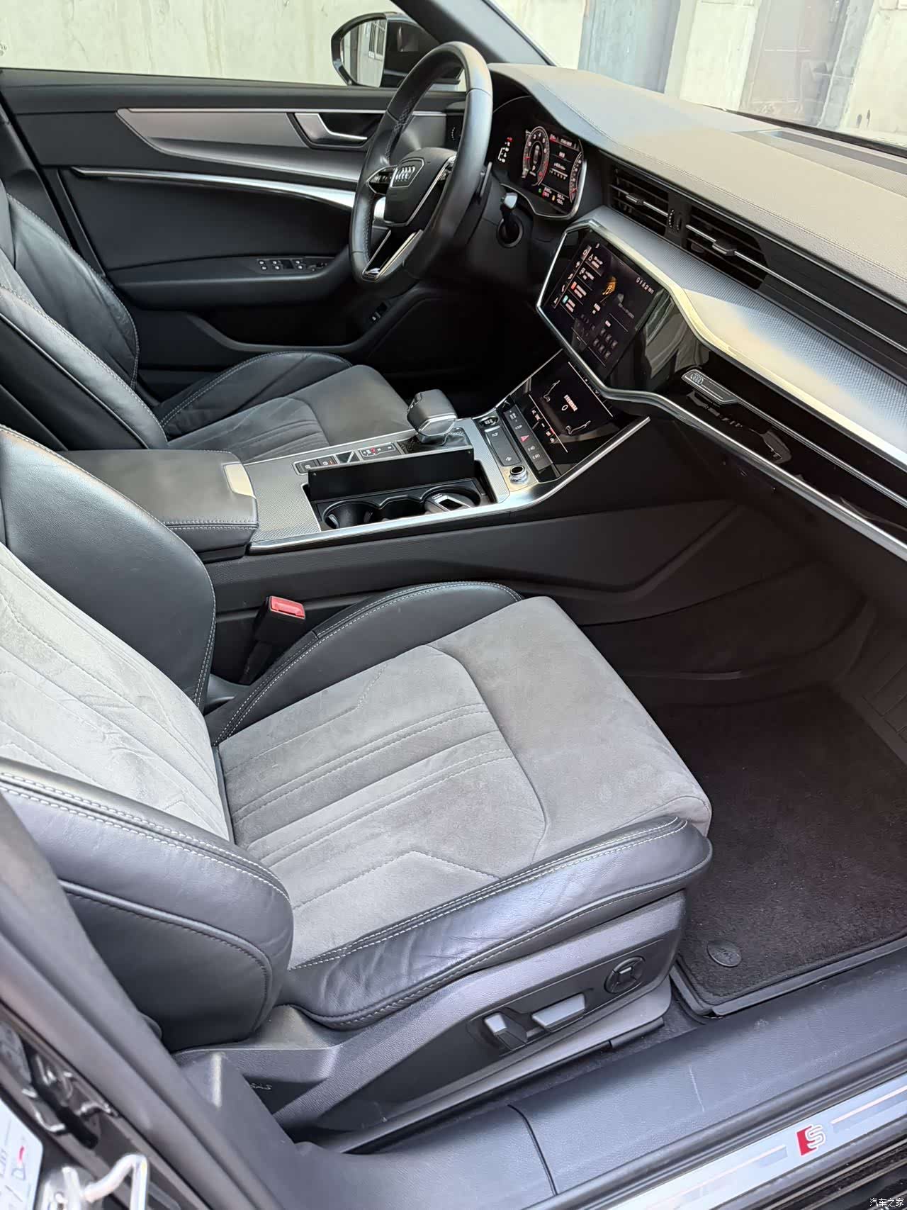 Audi A6L, 2021 все фото