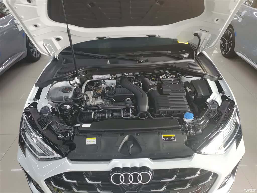 Audi Flying Spur, 2025 15