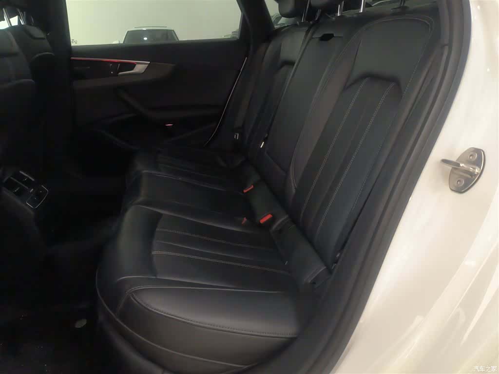 Audi A4L, 2023 13