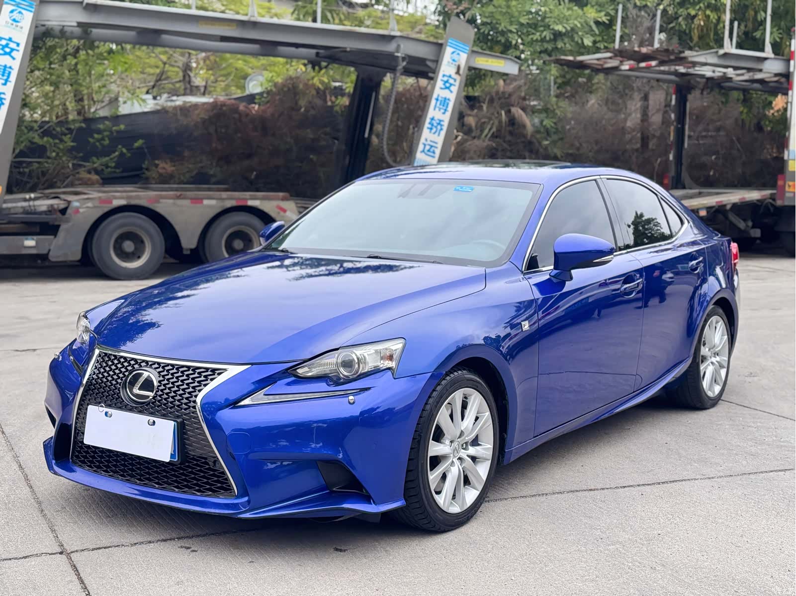 Lexus IS