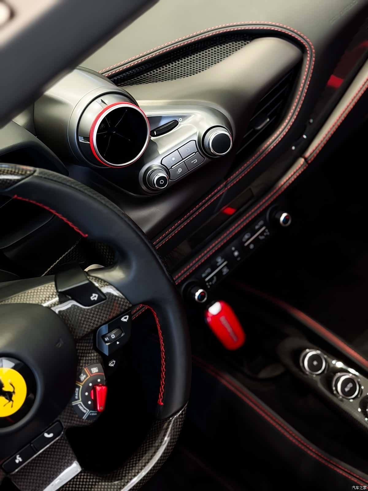 Ferrari F8, 2022 16