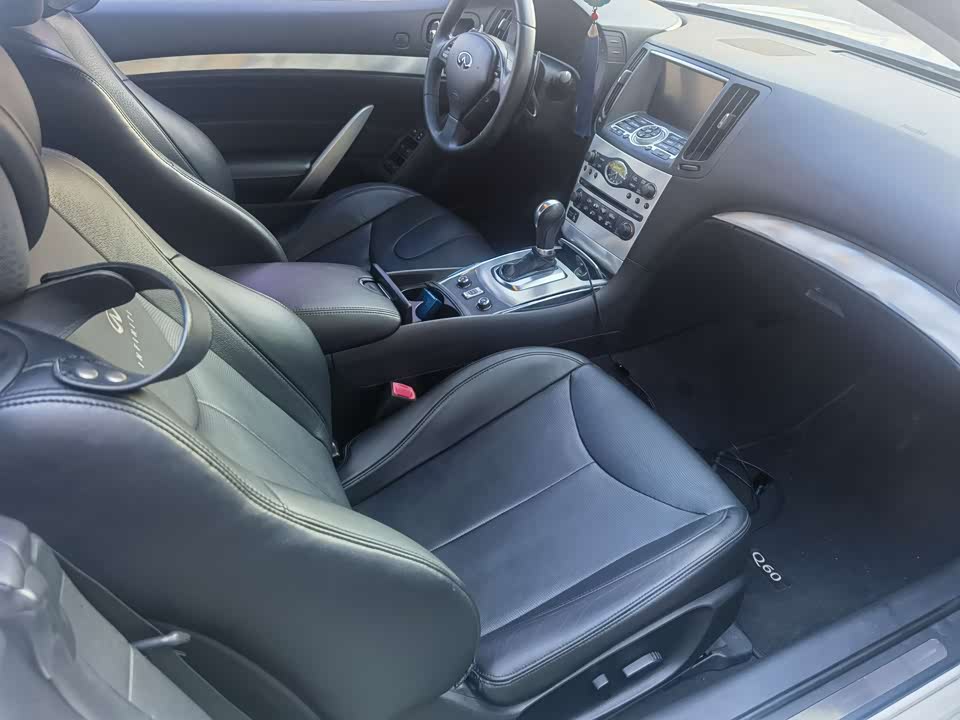 Infiniti Q60
