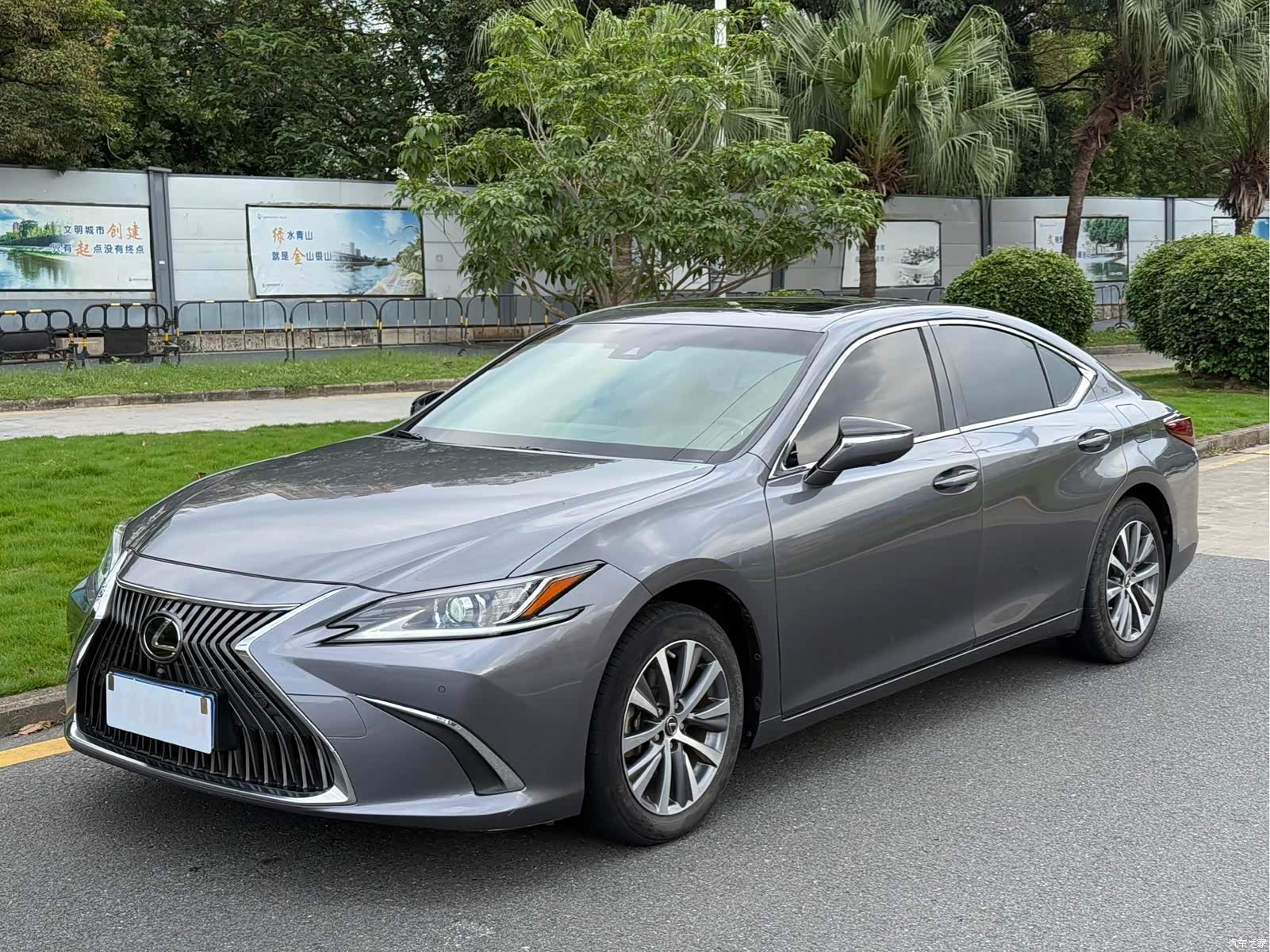 Lexus ES, 2021 1