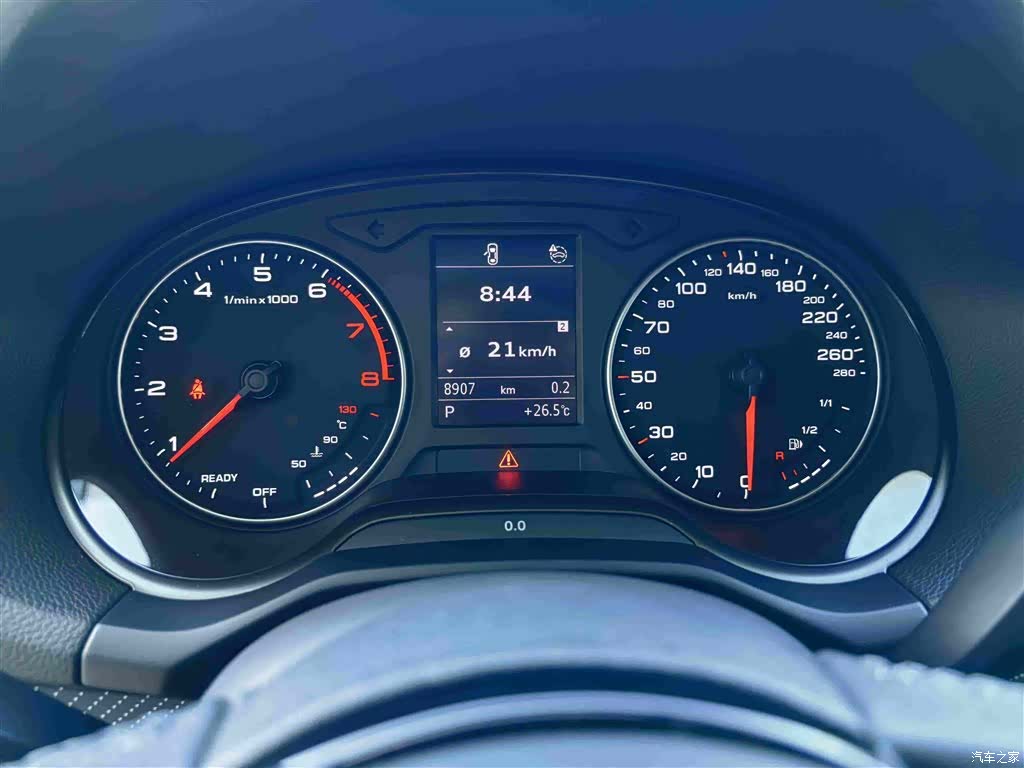 Audi Q2L, 2024 11