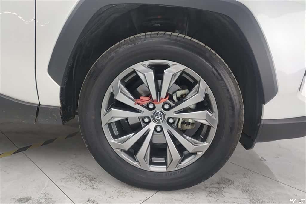 Toyota RAV4, 2022 6