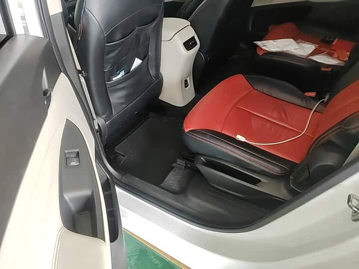 Buick GL6 2018 18T 6 seats Elite