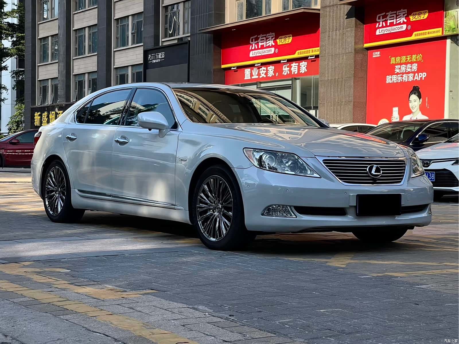 Lexus LS, 2007 3