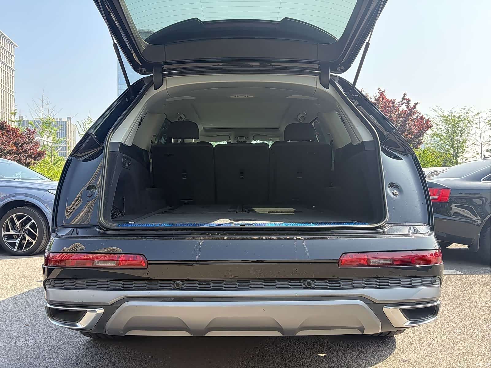 Audi Q7, 2024 13