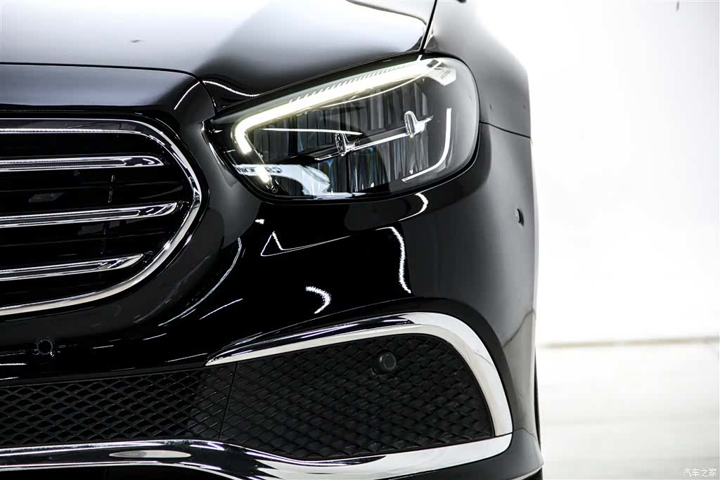 Mercedes-Benz E-Class, 2023 10