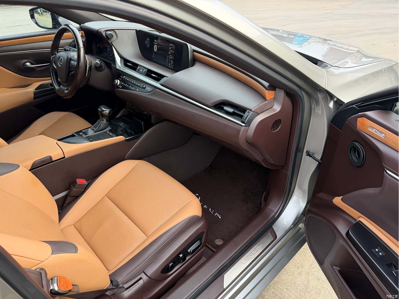 Lexus ES, 2020 7
