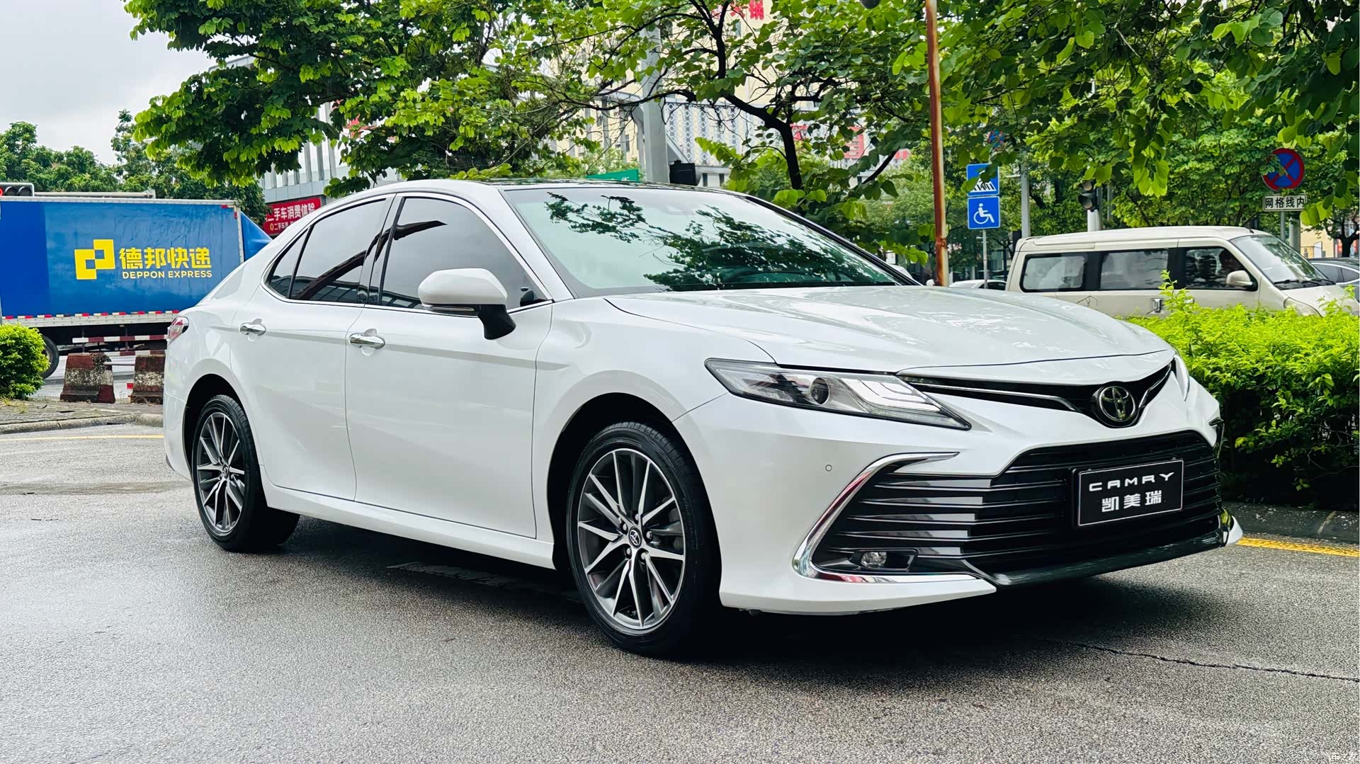 Toyota Camry, 2022 3