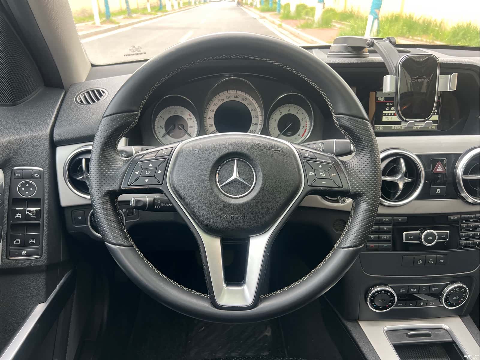 Mercedes-Benz GLK-Class, 2015 10
