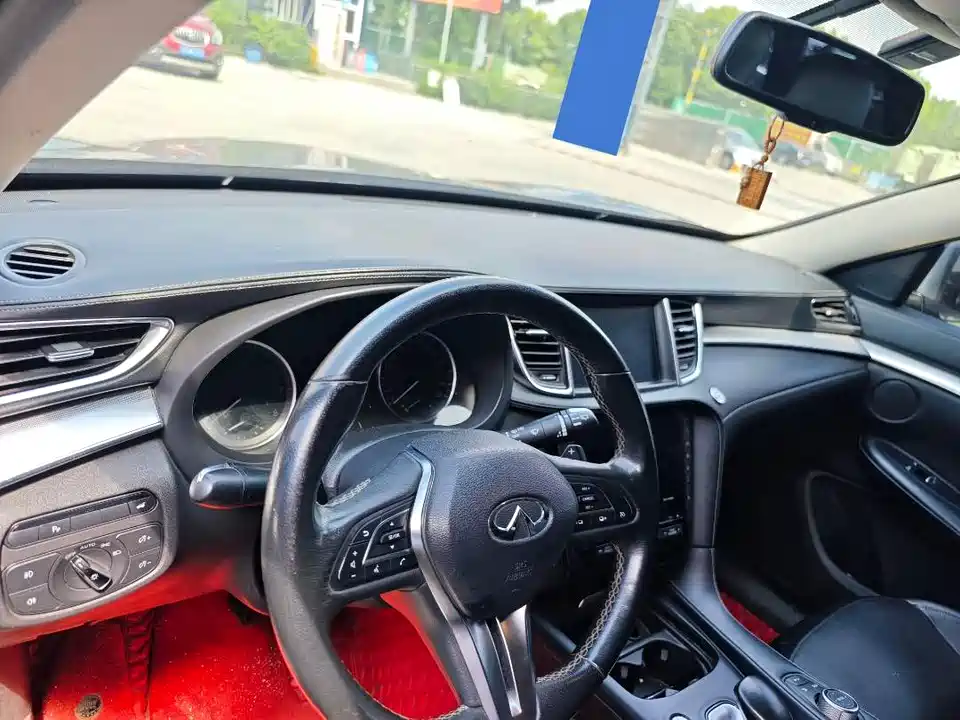 Infiniti QX50