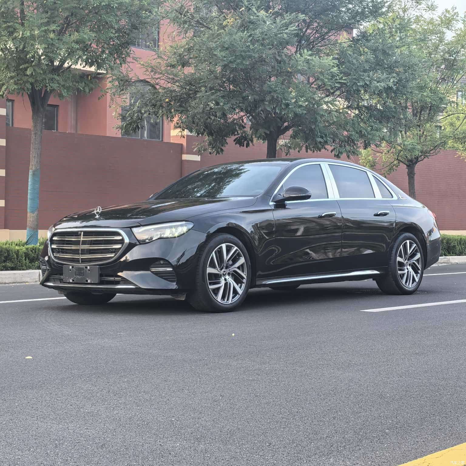 Mercedes-Benz E-Class, 2025 1