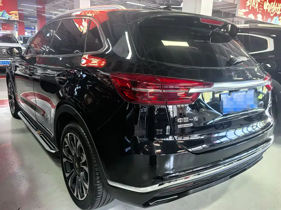 Hongqi HS5