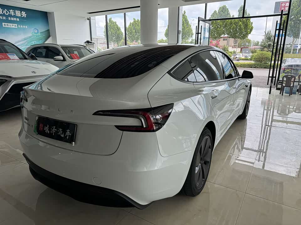 Tesla Model 3 Tesla Model 3