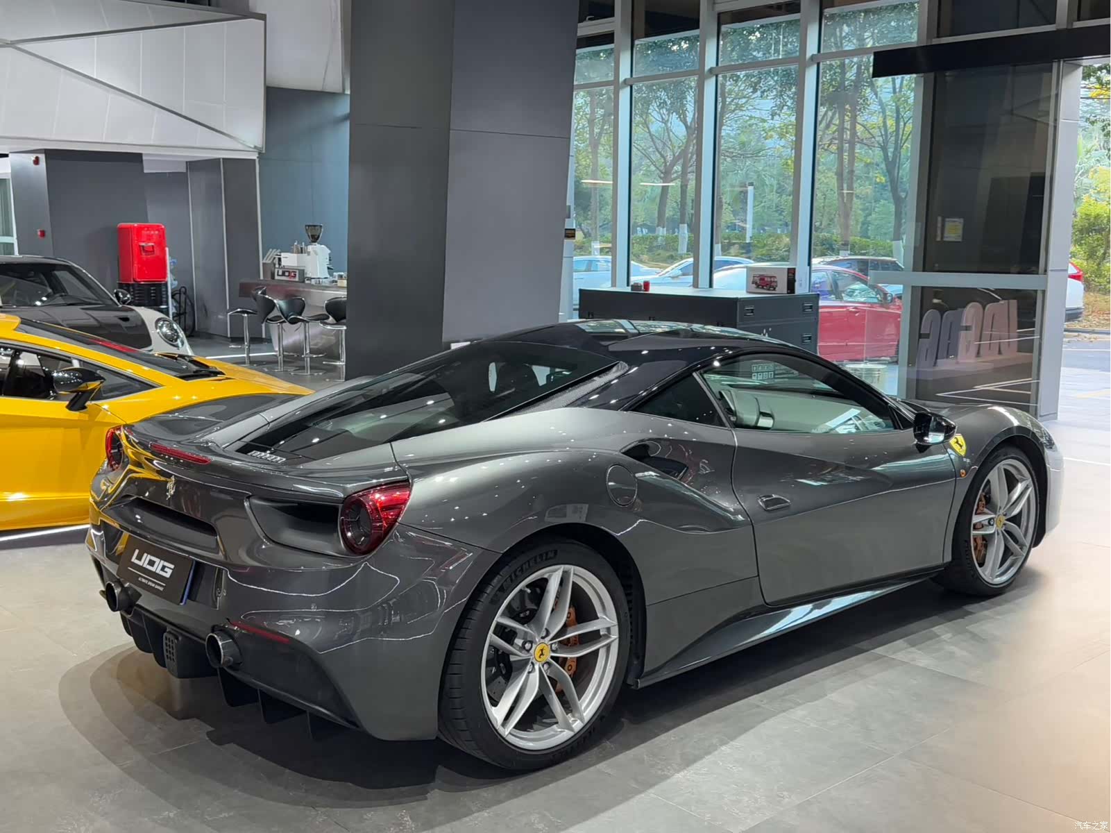 Ferrari 488, 2016 8