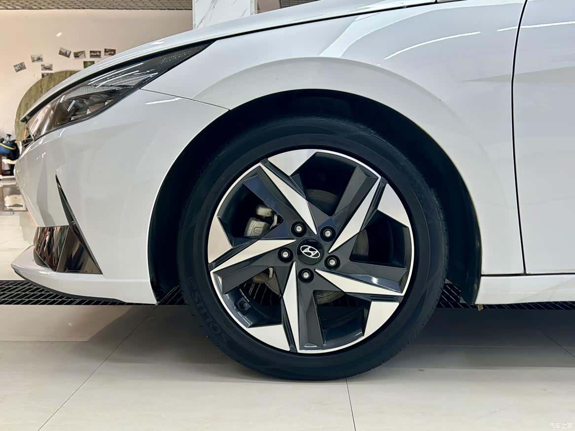 Hyundai Elantra, 2022 8