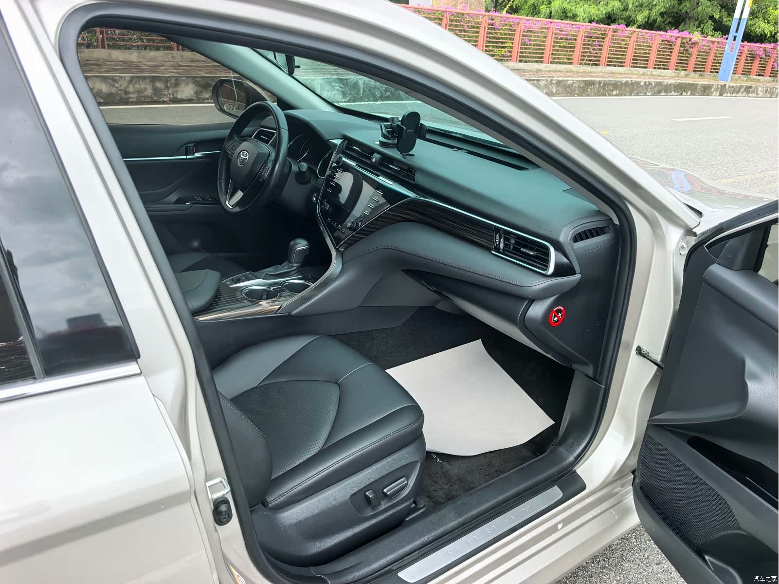 Toyota Camry, 2019 12