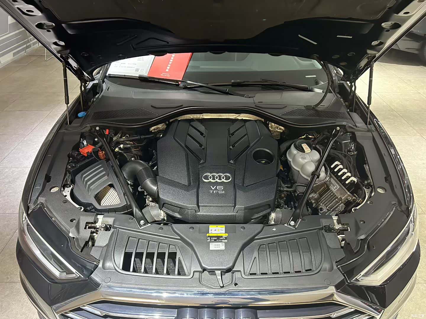 Audi A8L, 2022 6