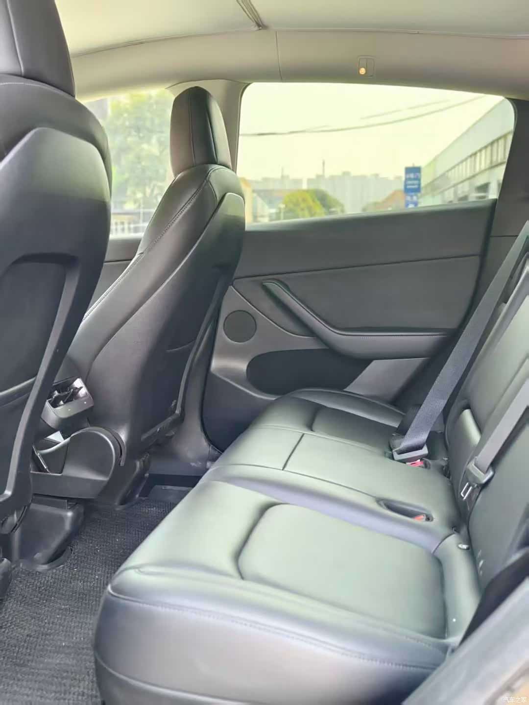 Tesla Model Y, 2023 все фото