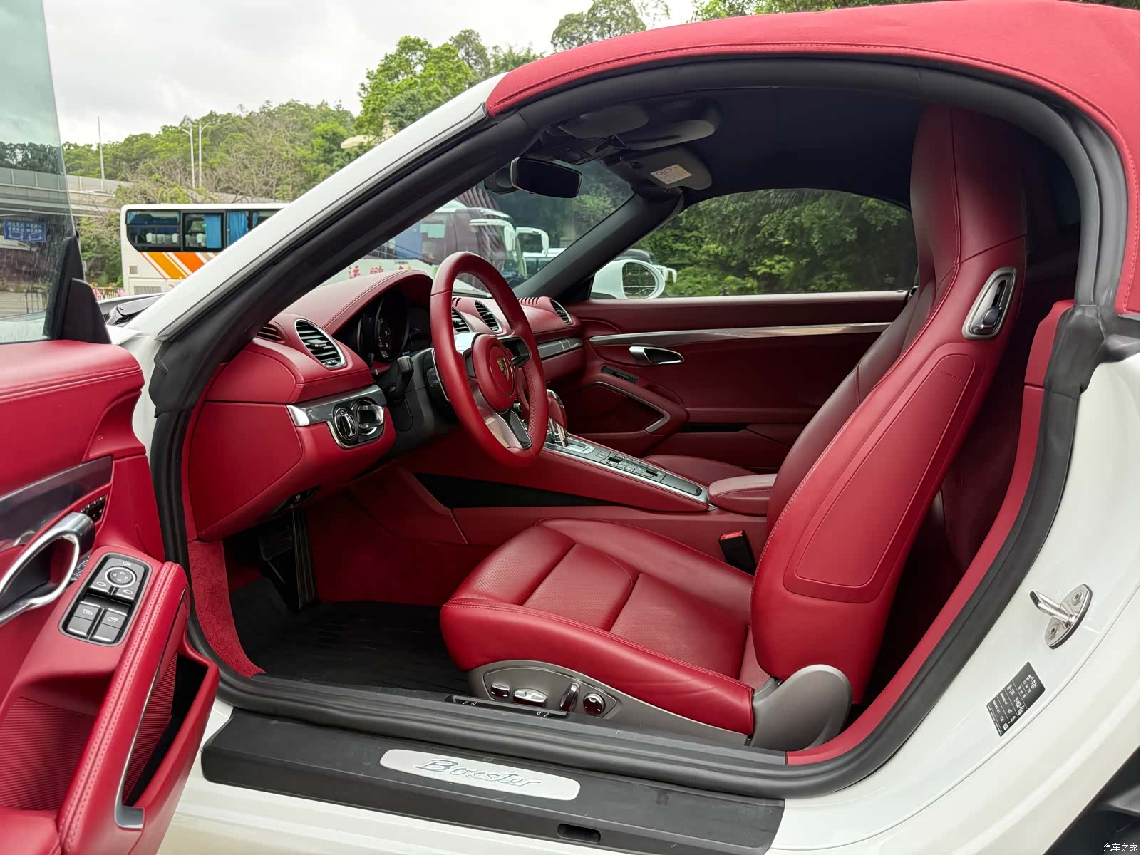 Porsche Boxster, 2021 все фото