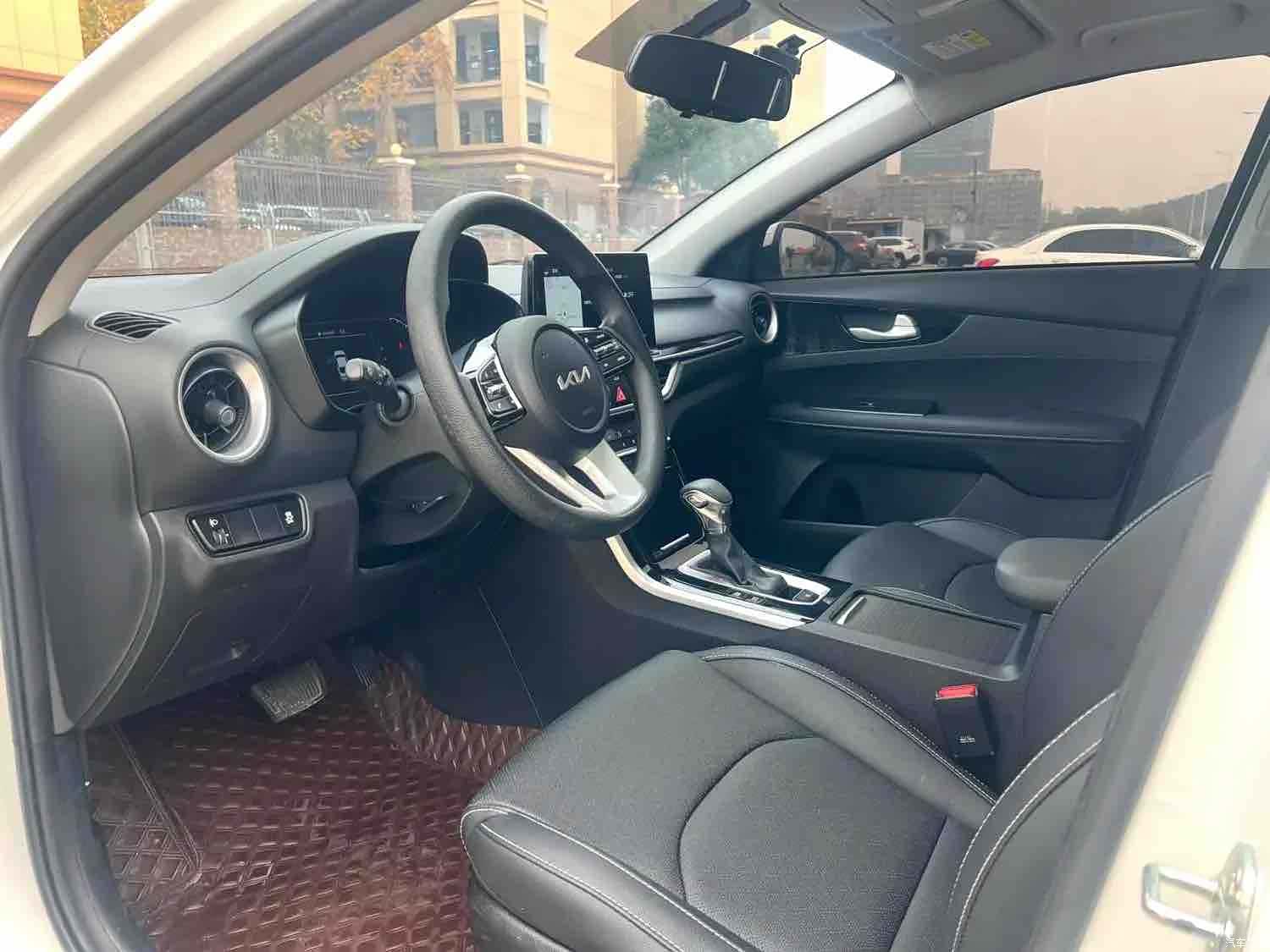 Kia K3, 2022 4