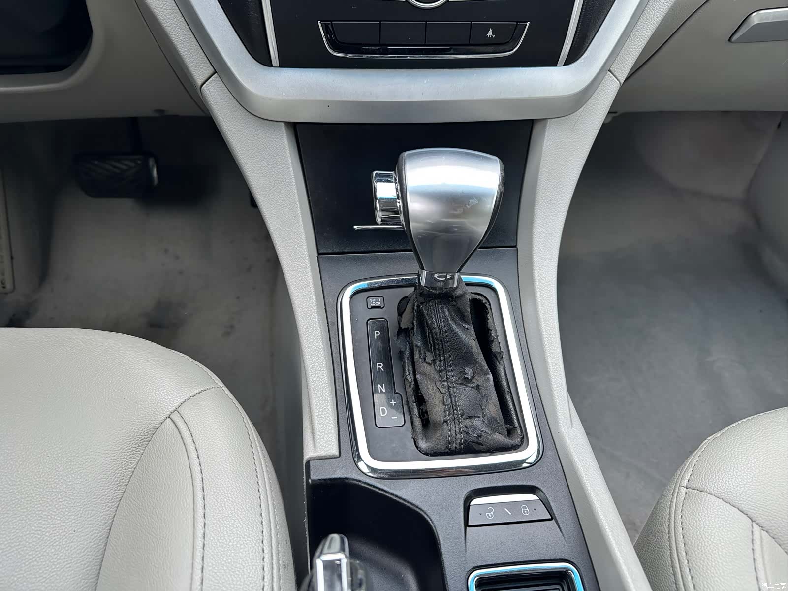 Geely Emgrand, 2015 10