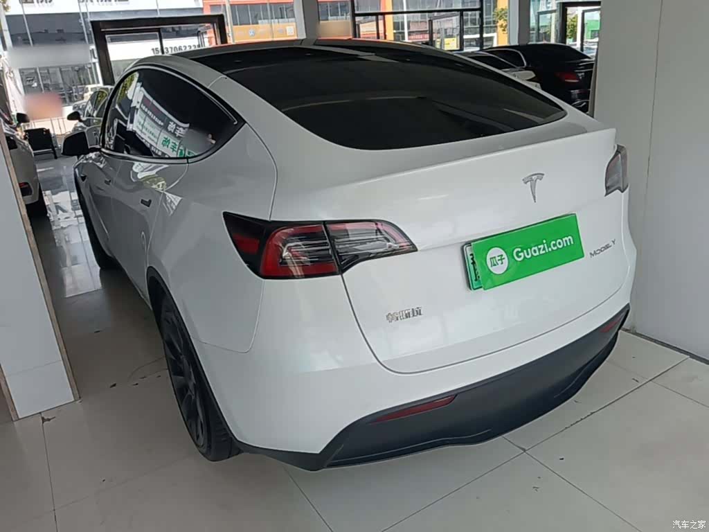 Tesla Model Y, 2023 все фото