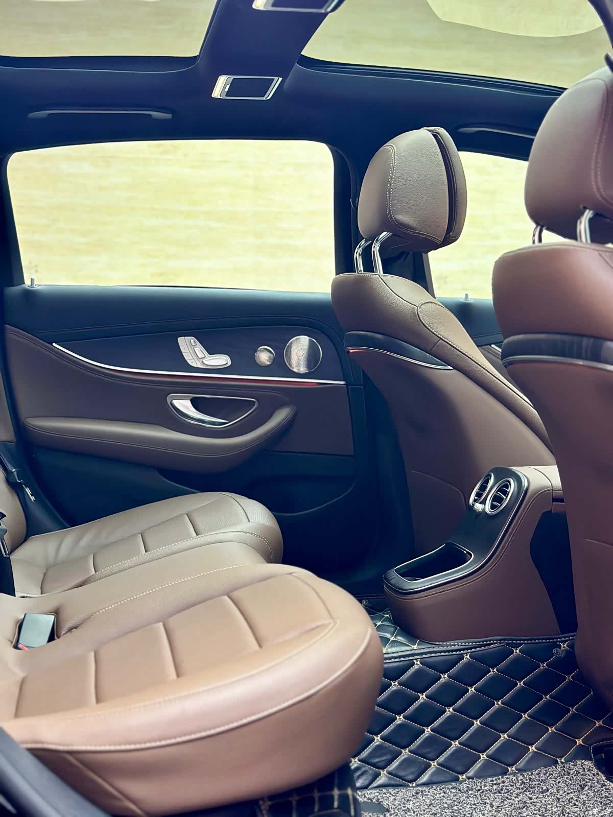 Mercedes-Benz E-Class, 2022 6