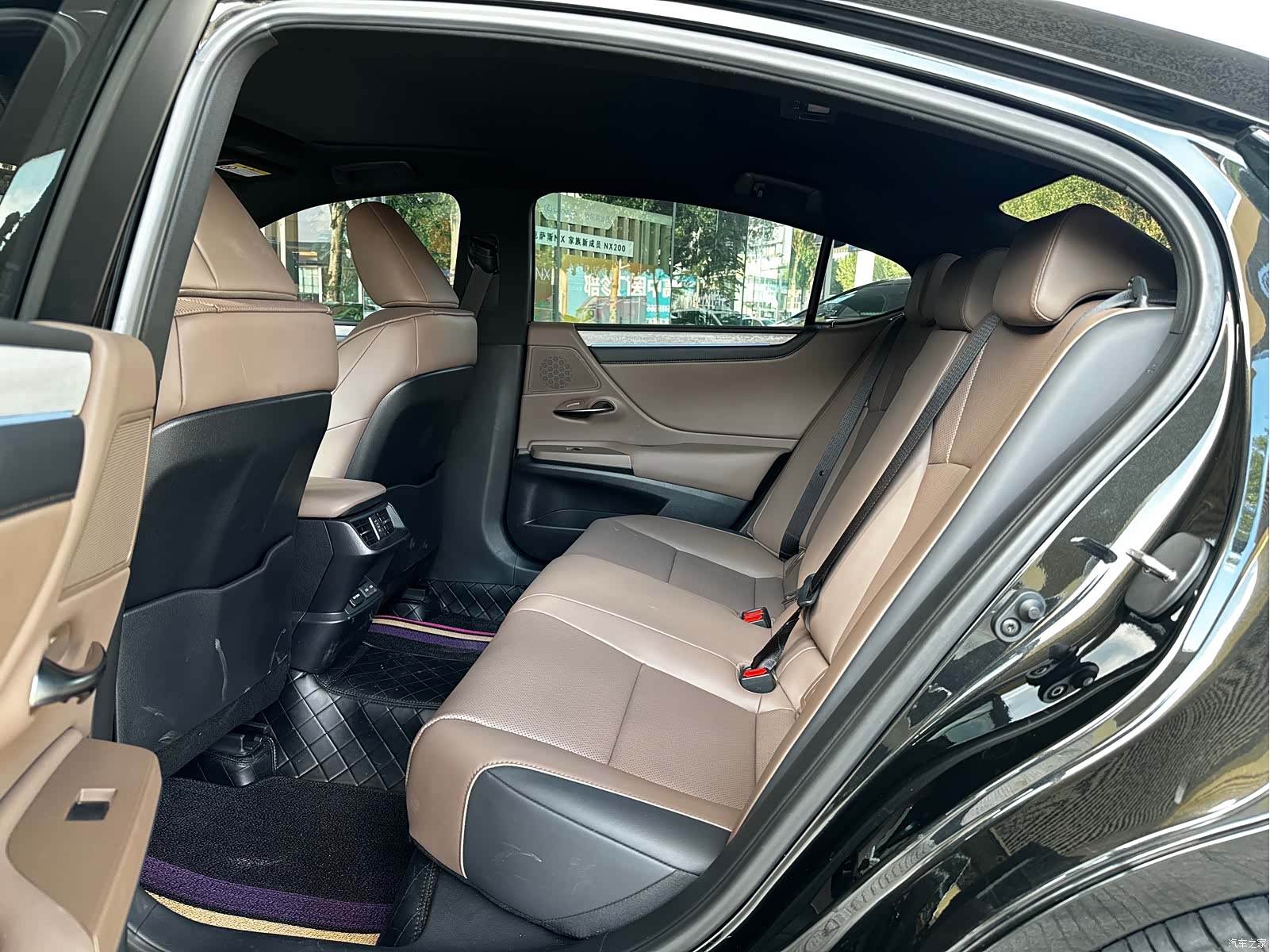 Lexus ES, 2025 7