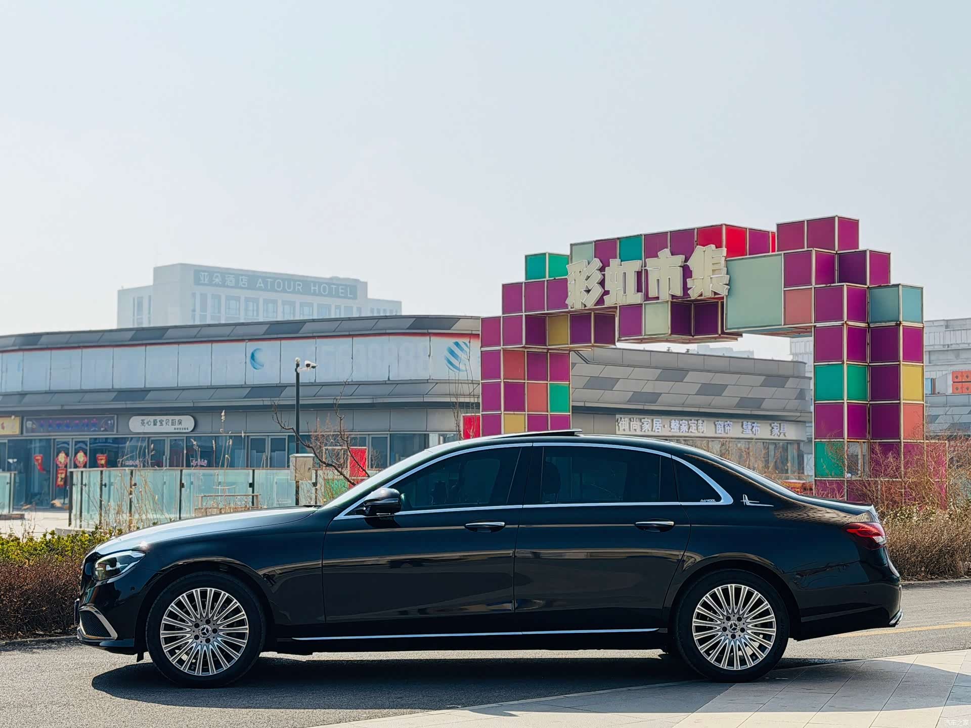 Mercedes-Benz E-Class, 2023 3