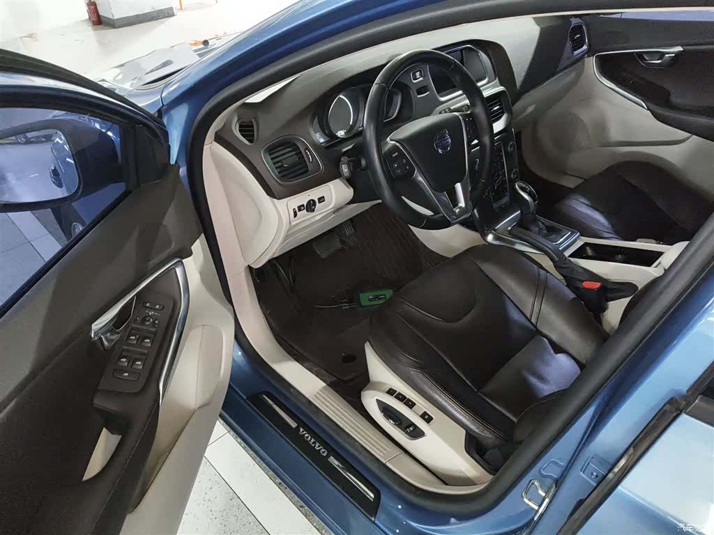 Volvo V40, 2016 12