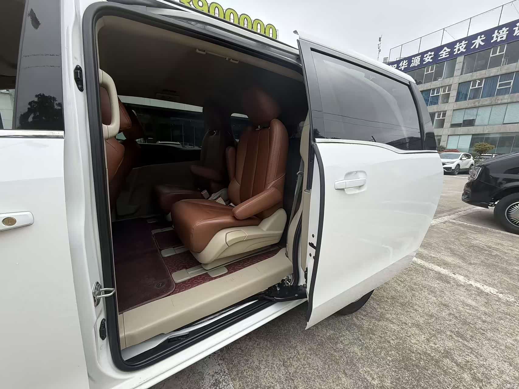 Buick GL8, 2019 15