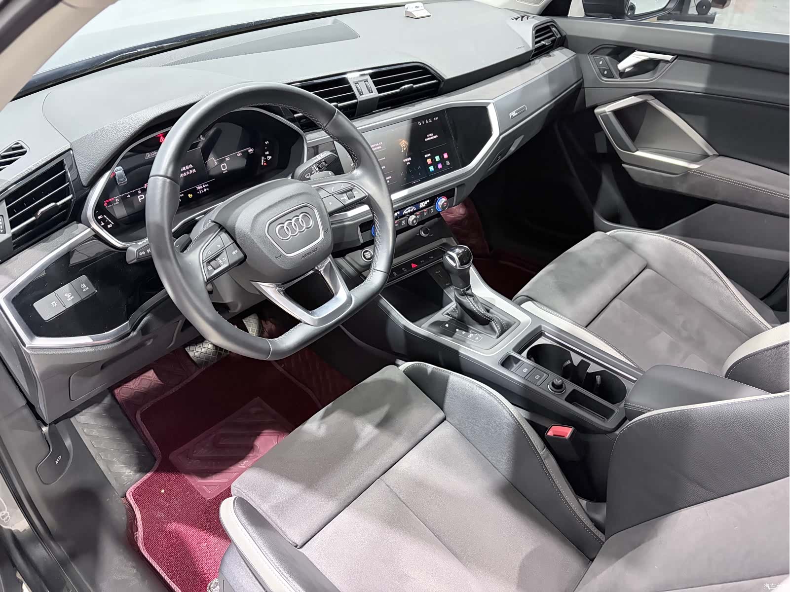 Audi Q3, 2023 13