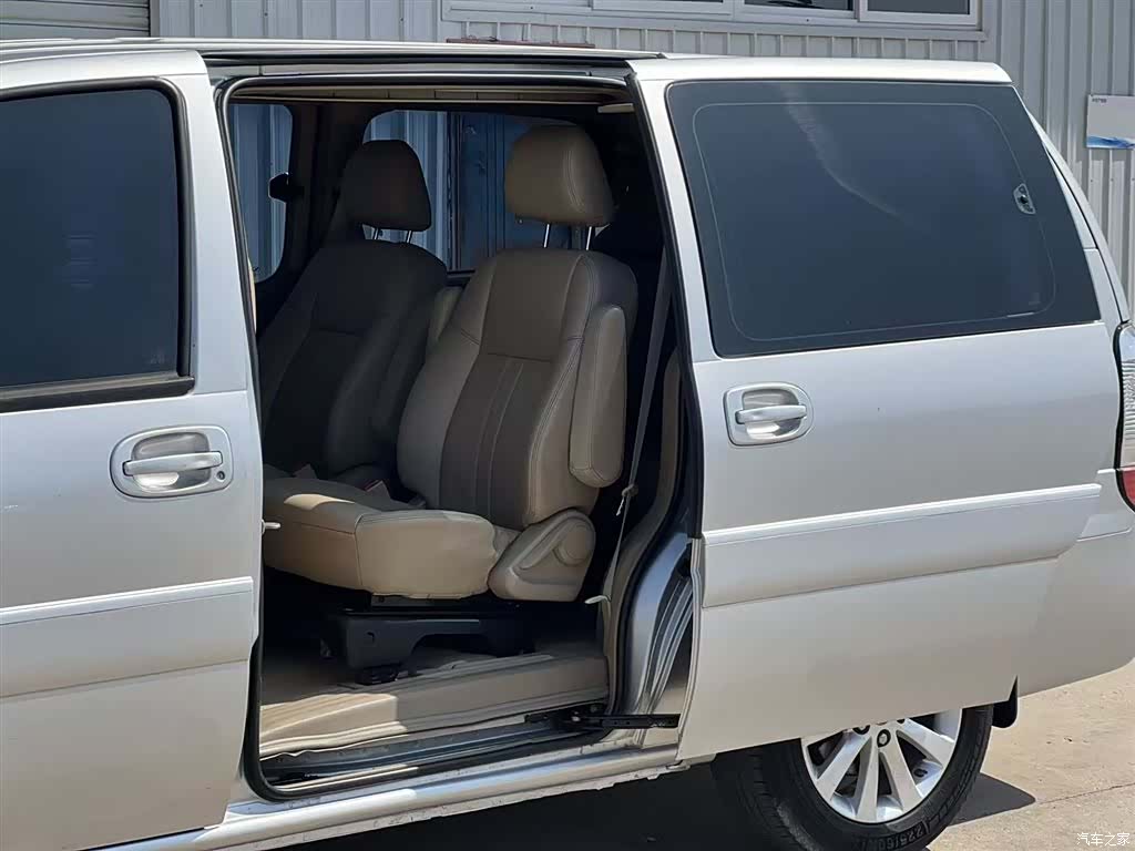 Buick GL8, 2014 7