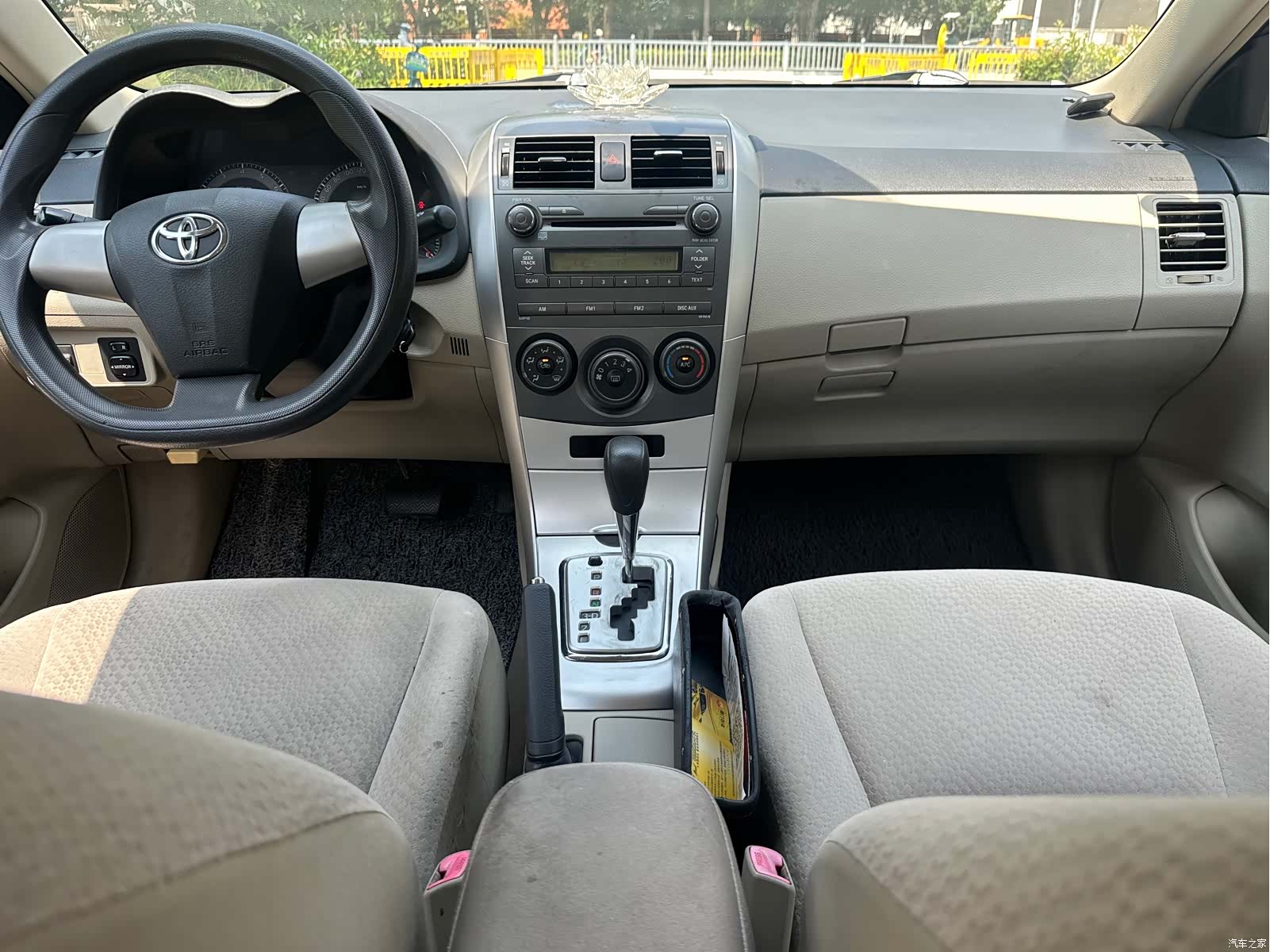 Toyota Corolla, 2013 11