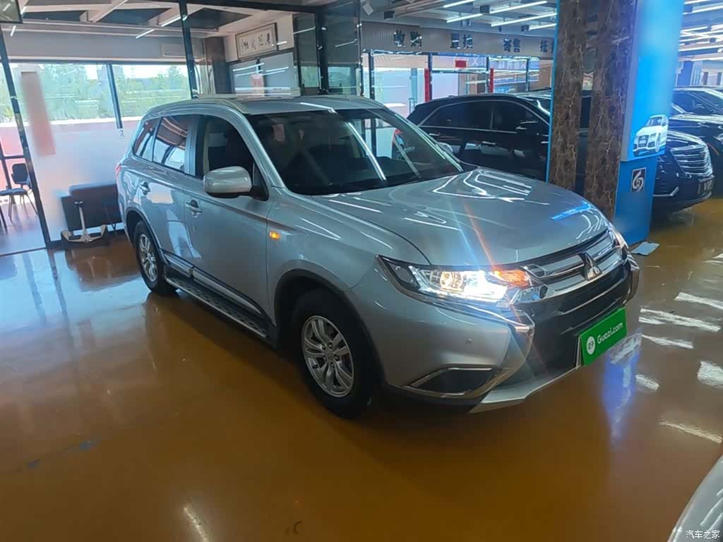 Mitsubishi Outlander, 2018 4