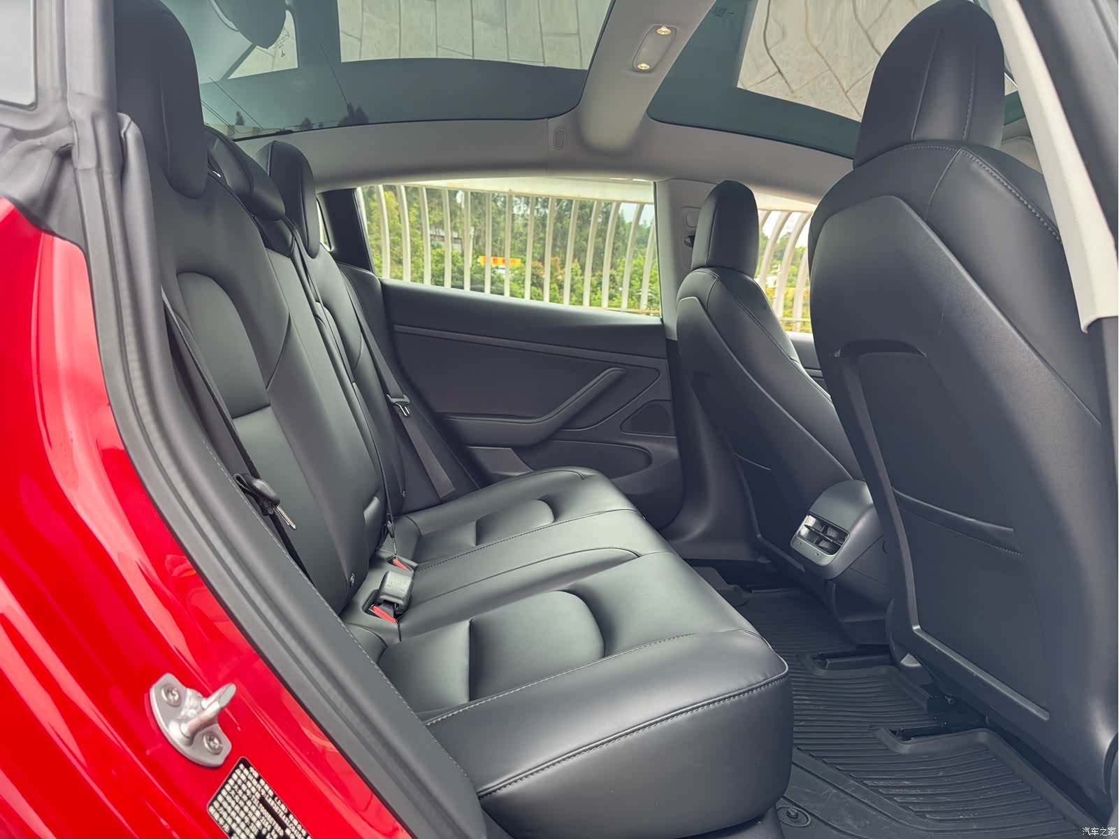 Tesla Model 3, 2020 11