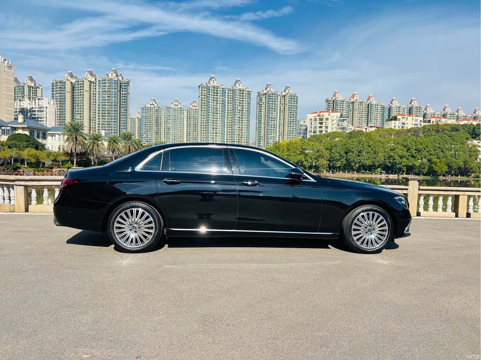 Mercedes-Benz E-Class, 2023 13