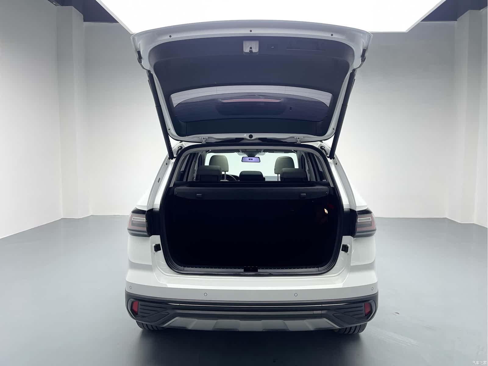 Volkswagen Tharu, 2023 14
