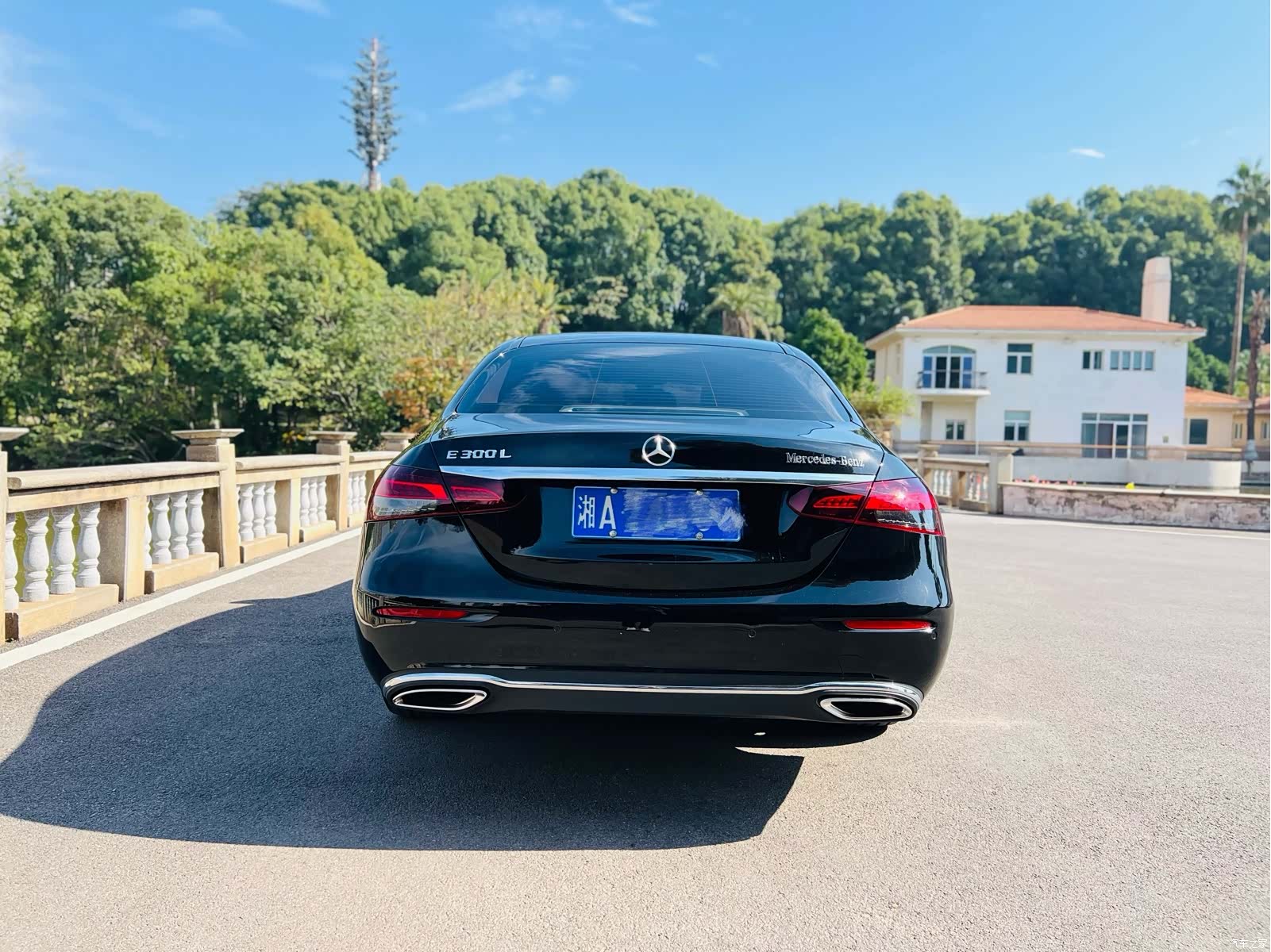 Mercedes-Benz E-Class, 2023 11