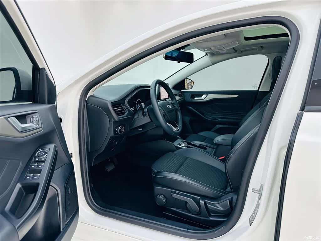Ford Focus, 2020 13