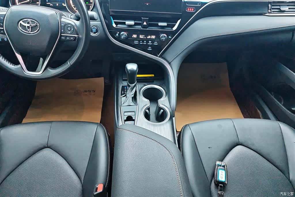 Toyota Camry, 2022 16