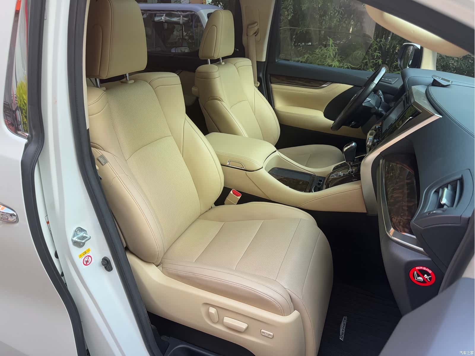 Toyota Alphard, 2019 9